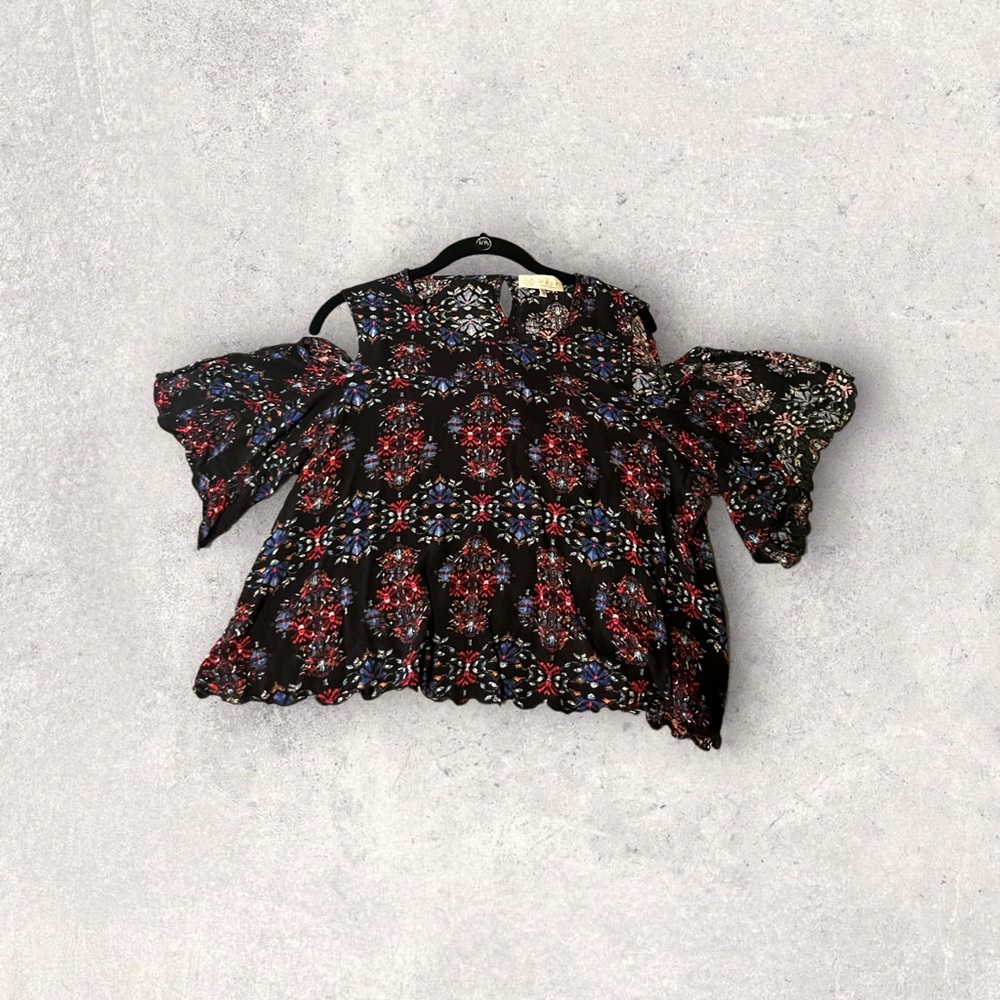 WAYF cropped colorful cold shoulder blouse